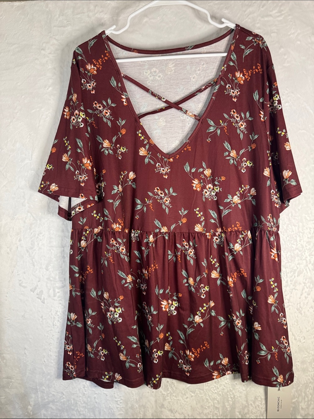 NWT BoomChic Floral V-Neck Smocked Waist Tunic in Burgundy